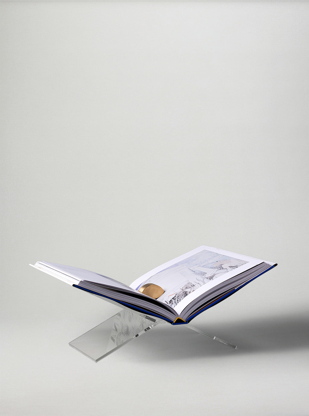 NM Bookstand X Clear