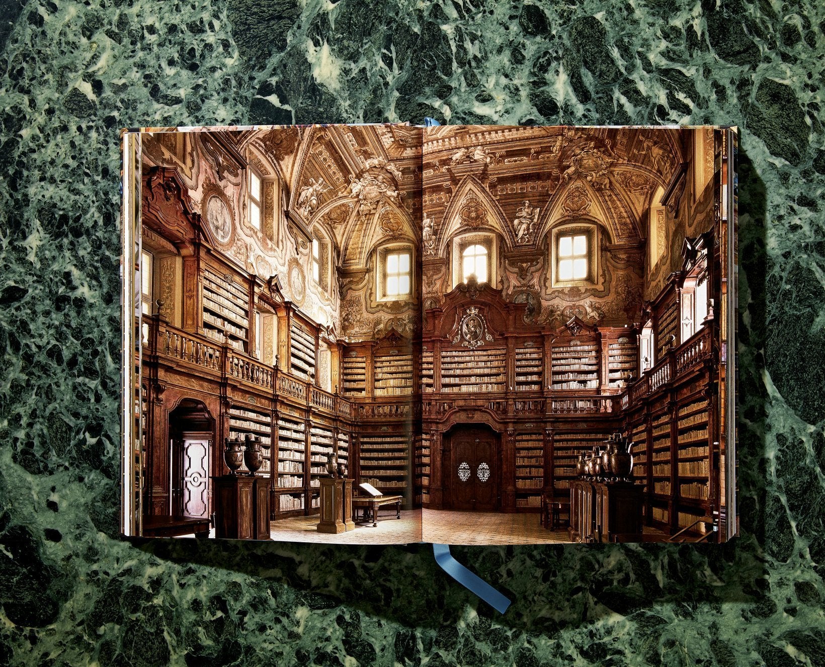 Massimo Listri. Libraries.