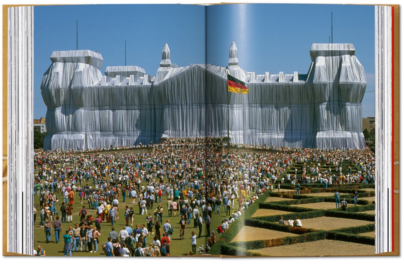 Christo and Jeanne-Claude – 40th Edt.