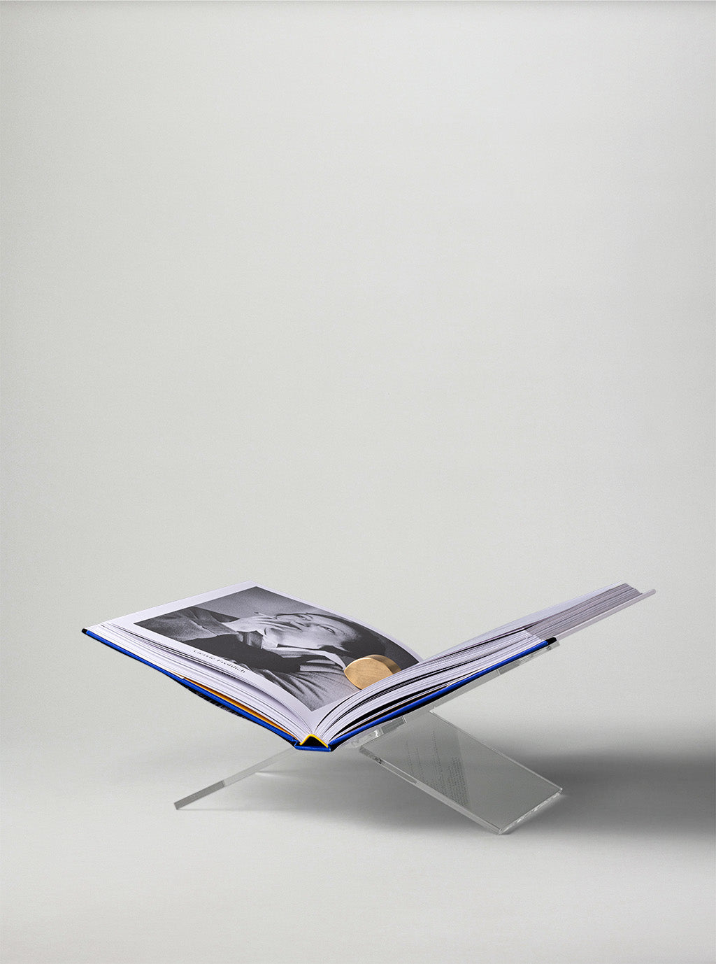 NM Bookstand X Clear