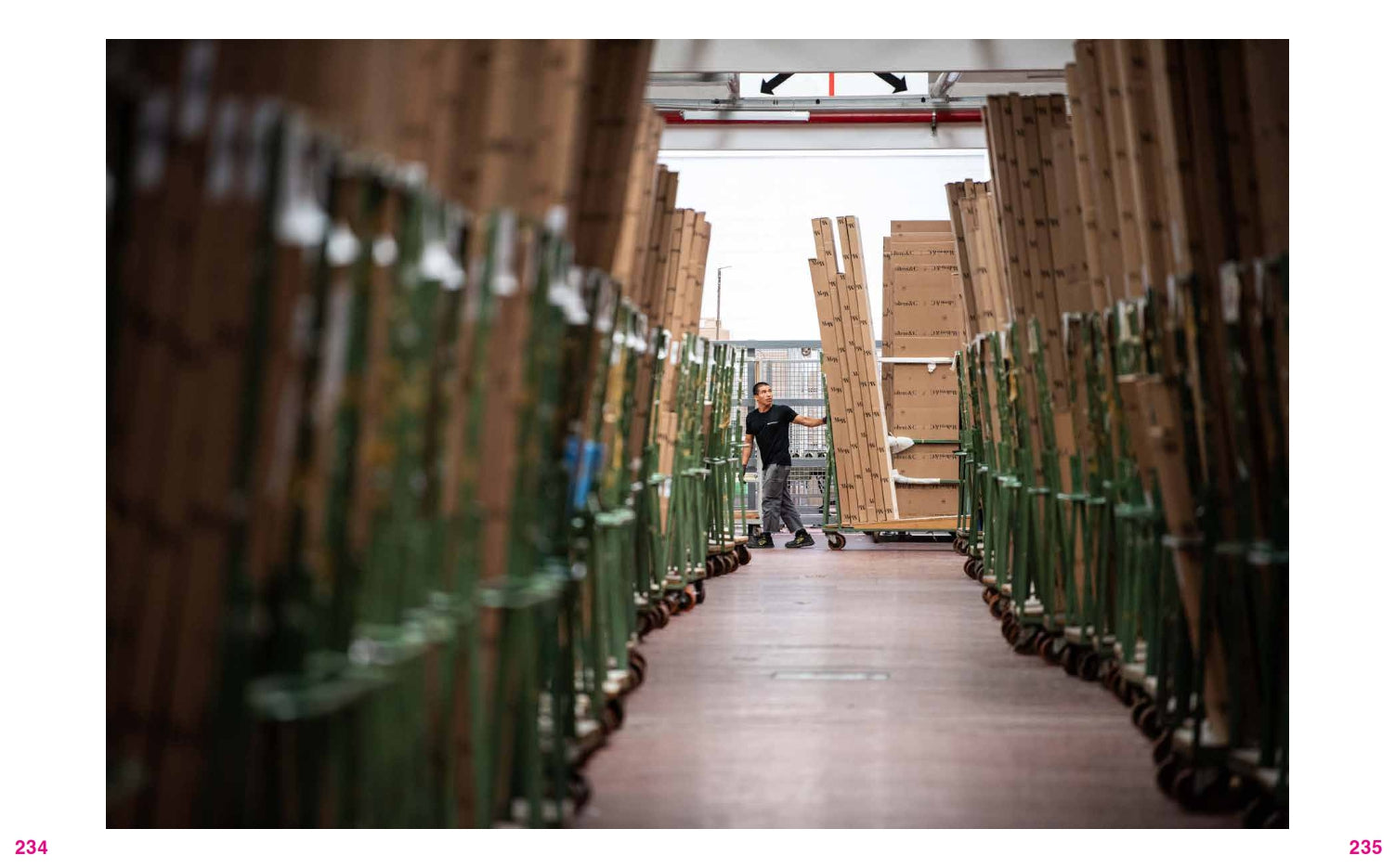 Molteni Mondo. An Italian Design Story